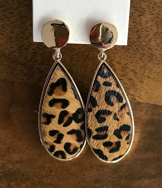 Leopard dangle earrings deals
