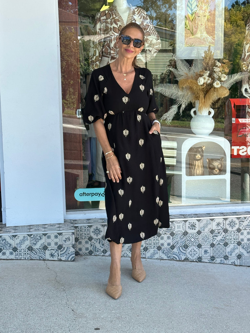 Evy Embroidered Midi Dress - Black