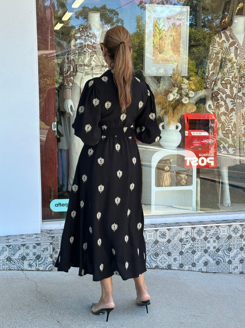 Evy Embroidery Dress - Black