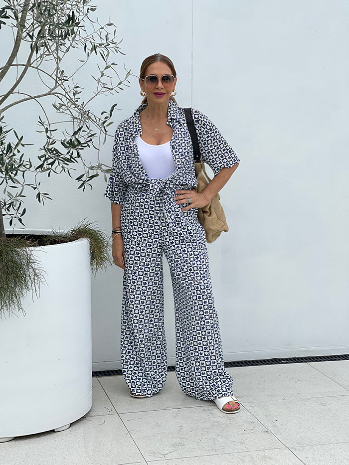 Into the Vlu Pants