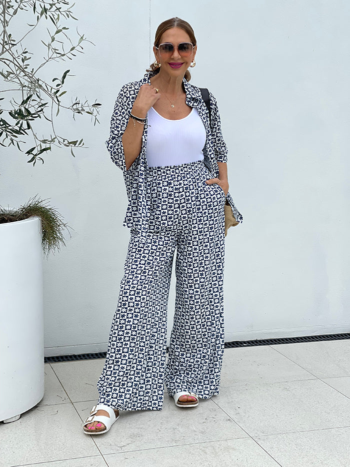 Into the Vlu Pants