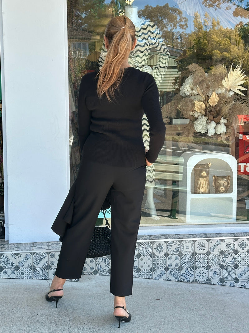 Tapered Leg Pant - Black