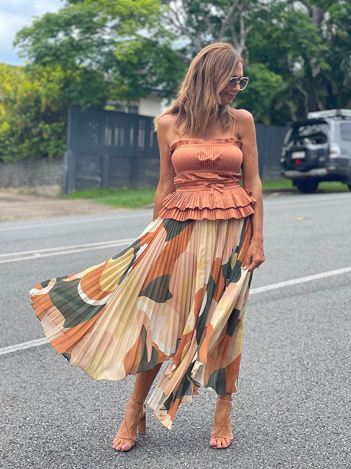 Retro Resort Pleated Skirt