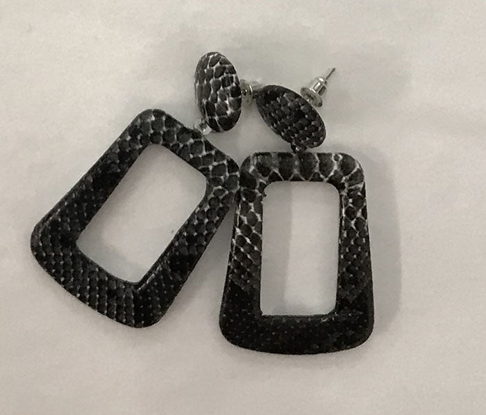 Oversize Vintage Earring - Black Snake