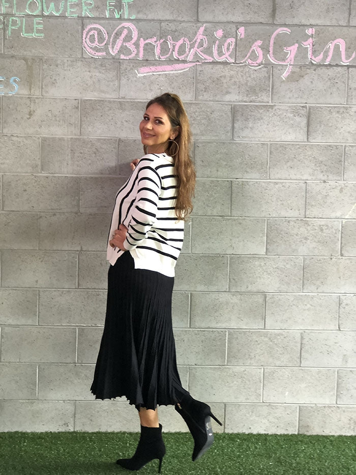 V Stripe Knit Top - White